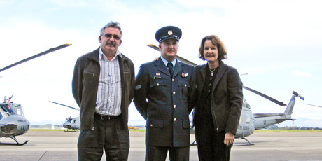 Ben Carson (centre) with his parents Andrew and Pauline Carson in 2009. Photo / Supplied