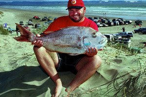 Rob Parker with his winning snapper.