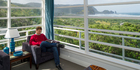 View: Bush, beach and comfort in Piha View: Bush, beach and comfort in Piha