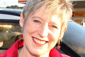 Lianne Dalziel said cheap alcohol access was leading to violence, unplanned pregnancies, and drunken young people. Photo / File
