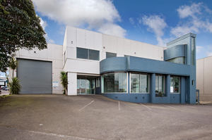 The two-level office block fronts Great South Rd. Photo / Bruce Clarke