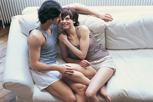 Couples cuddle for about 47 minutes a day.Photo / Thinkstock
