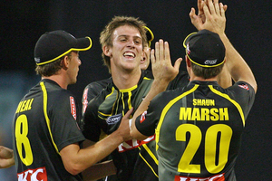 Shaun Marsh congratulates brother Mitch Marsh during a Warriors match. Photo / Getty Images