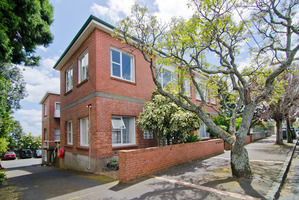 The block of eight units at 5 Birdwood Cres, Parnell. Photo / Chris Botha