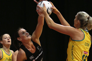 Leana de Bruin of New Zealand defends Catherine Cox of Australia. Photo / Getty Images
