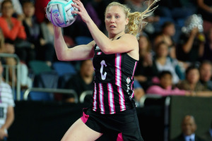 Laura Langman of New Zealand takes a pass. Photo / Getty Images.