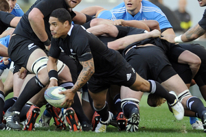 Aaron Smith was seeking more of this sort of cover against Italy. Photo / Getty Images