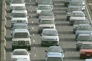 Auckland's traffic problems urgently need a solution. Photo / Brett Phibbs