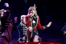 Taylor Swift is getting death threats over her romance with Harry Styles. Photo/AP Taylor Swift is getting death threats over her romance with Harry Styles. Photo/AP