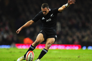 New Zealand All Blacks flyhalf Aaron Cruden kicks at goal during the International Match between Wales and New Zealand. Photo / Getty Images.