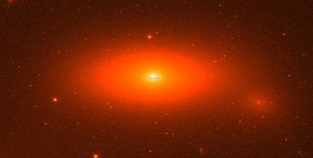Image of the disk galaxy (lenticular galaxy) NGC 1277, taken with the Hubble Space Telescope. Photo / NASA/ESA/Andrew C. Fabian/Remco C. E. van den Bosch (MPIA)