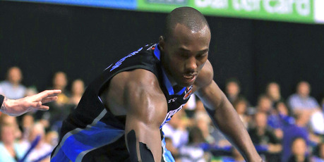 Breakers basketball star Cedric Jackson has played with three American NBA clubs but is still learning plenty of things from his New Zealand colleagues. Photo / Greg Bowker