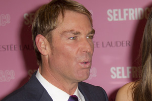Shane Warne says he'd return to Test cricket if asked by Australian captain Michael Clarke. Photo / AP