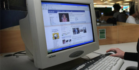 Online new Zealanders spent an average 7 hours 43 minutes on Facebook alone last month. Photo / NZH