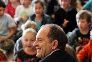 Labour party leader David Shearer, visit Nelson Park School in Napier. Photo / Paul Taylor