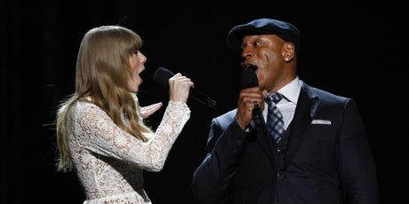 Taylor Swift duets with LL Cool J. Photo/AP