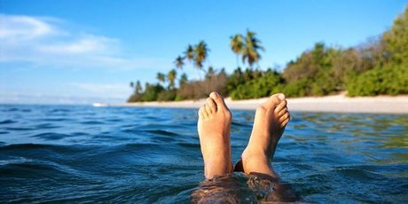 NZ business owners took an average of 13 days holiday last year compared with 18 the year before. Only Japan had a bigger decline. Photo / Thinkstock