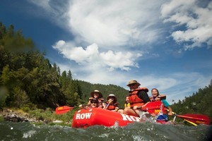 You can expect to get wet at some point on a trip down the Rogue River but hot sun quickly warms chilled limbs. Photo / Jared Cruce