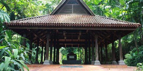 The supposed tomb of the last sultan of Singapore sits sheltered under a traditional 14th century Malay roof on top of Fort Canning Hill. Photo / Jim Eagles