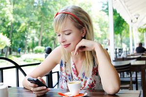 Telecom yesterday unveiled new mobile roaming prices for on-account customers in countries such as Australia, the United States, Canada, Britain and China. Photo / Getty Images