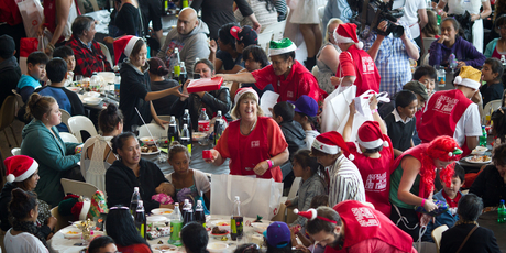 Members of the public have voiced concern over the possibility of tour groups taking advantage of the Auckland City Mission's Christmas lunch, which 2800 people attended. Photo / Richard Robinson