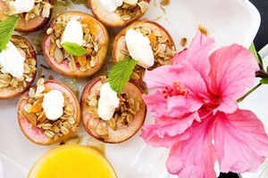 Toasted muesli roasted peaches. Photo / Babiche Martens