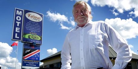 Tony Drinkwater believes his motel received an unfair and inaccurate review on the TripAdvisor website. Photo / Alan Gibson