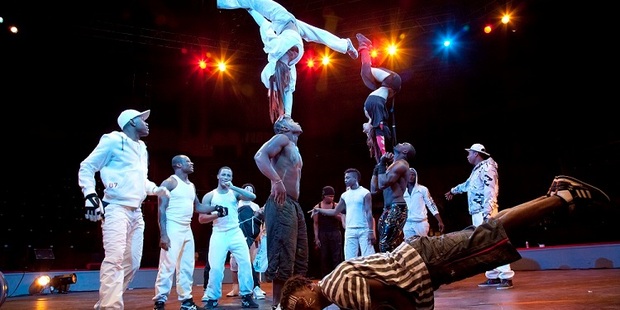 Urban by Circolombia, a freestyling Colombian circus troupe which tells the story of life on the streets of Cali. Photo / Sandra Roa