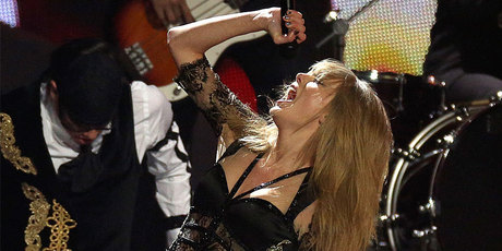 Taylor Swift performs at the BRIT Awards. Photo/AP