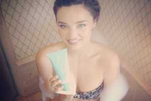 Miranda Kerr posted to Instagram saying that she is "easing back into work". Photo / Instagram