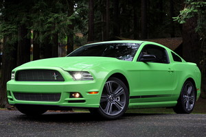 2013 Ford Mustang.