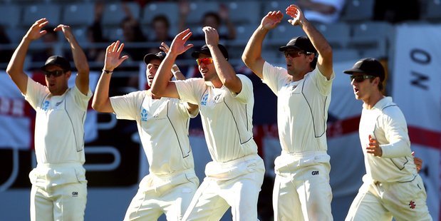 Ross Taylor, Tim Southee, Peter Fulton, Dean Brownlie and Kane Williamson of New Zealand show their despair during day five of the Third Test. Photo / Getty Images.