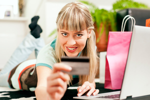 The popularity of online shopping is no surprise to the retail industry, but it comes as a warning that traditional stores need to have an internet presence to avoid falling behind. Photo / Getty Images