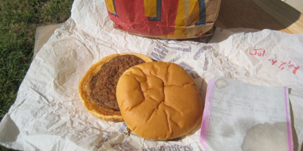 David Whipple's 14-year-old McDonald's burger looks as good as new with no mould or any apparent difference from a freshly made burger. Photo / Supplied