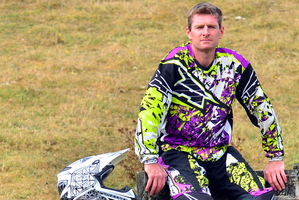 Te Awamutu's Mark Penny (Suzuki) is determined to win the great race again. Photo / Andy McGechan