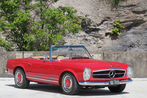 The UK-delivered 1964 'Pagoda roof' Mercedes-Benz 230SL. Photo / Supplied
