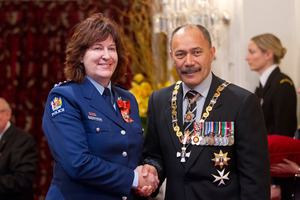 Inspector Wendy Robilliard, with the Governor General, Sir Jerry Mateparae, after receiving the Insignia of an Officer of the NZ Order of Merit. Photo / Mark Mitchell