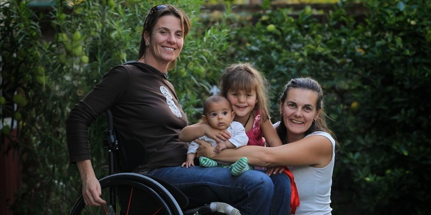 Amanda Lowry returns home after breaking her neck three months ago. Photo / APN