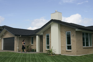 GJ Gardner expects to build nearly 1000 houses in the year to next March.
