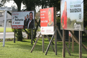 Candidates in the Ikaroa-Rawhiti byelection reach out to voters in Masterton.