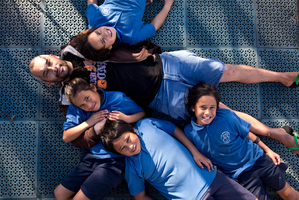 Jared Chase with his children, son Haylen, 10, and 9-year-old triplets Kaila, Marama and Pania. Photo / Dean Purcell