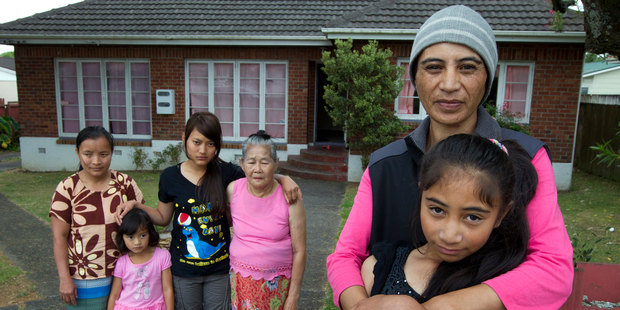 The Shwe family Mga Wah, Thin Zaroo, 5, Htoolar Wah and Naw Dwe with Cheryl Manukau and her daughter Dee-Jay. Photo / Brett Phibbs