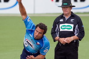 Andre Adams snared two wickets for the Auckland Aces. Photo / Natalie Slade