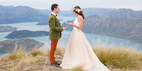 Bride Tamila Efendieva, 27, chose the mountains above Queenstown to say 'I do' to her fiance Gleb Tumasyev, 39. Photo / Alpine Image Co