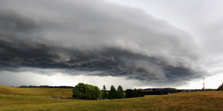 Storm clouds in Central Hawke's Bay. The lower North Island is being told to prepare for severe thunderstorms. Photo / Glenn Taylor