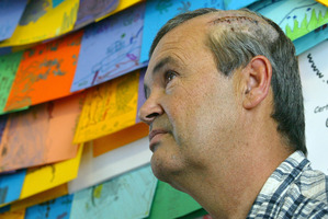 Beaten Police officer Graham Gough at the Media conference at Mangawhai 2004. Photo / Michael Cunningham