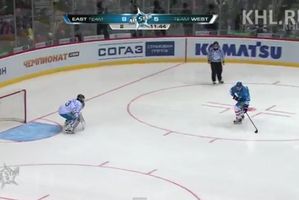 Jori Lehtera scores during the Russian Kontinental Hockey League All-Star game. Photo / YouTube