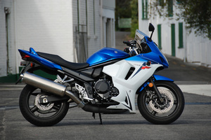 The Suzuki GSX650F matches its bigger 1250 Bandit stablemate for length, and that ensures stability.Pictures / Jacqui Madelin