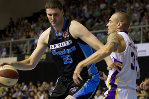 Alex Pledger of the Breakers. Photo / Sarah Ivey