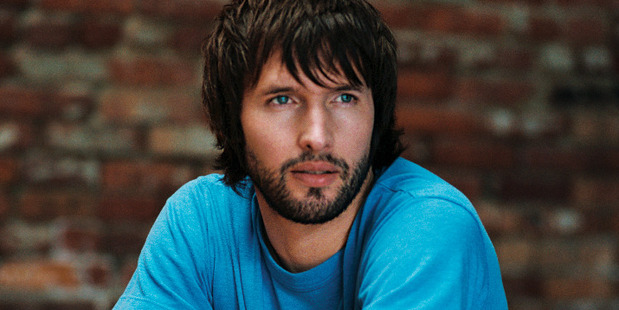 James Blunt has angered music fans by spamming them with a link to his new single.